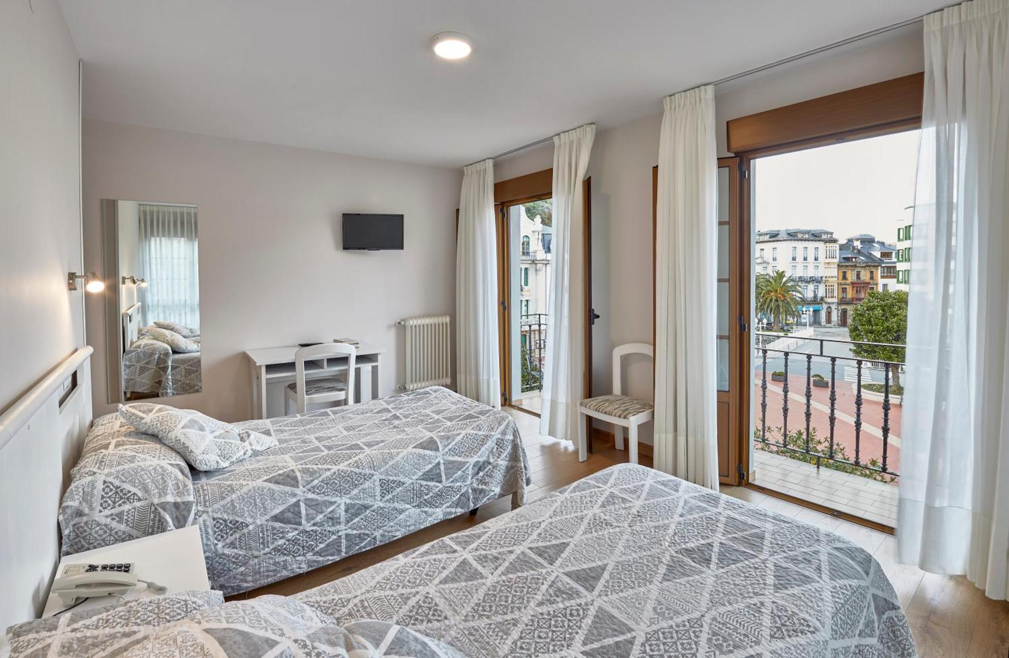 Hotel Rico Luarca Buitenkant foto